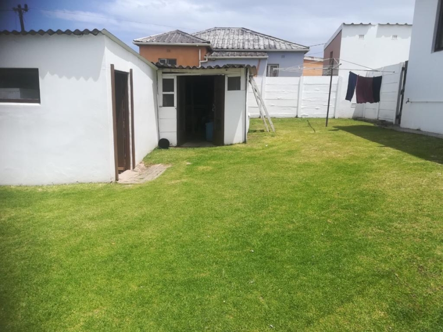 To Let 4 Bedroom Property for Rent in West Bank Eastern Cape